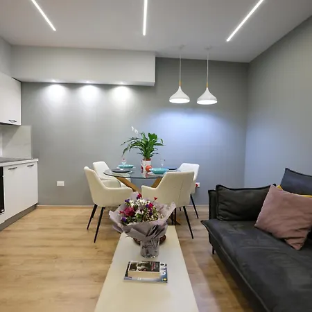 Select 9 Apartment *